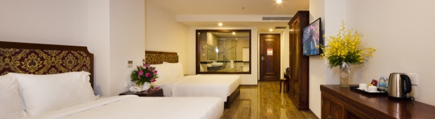 Family ban công city view | Red Sun