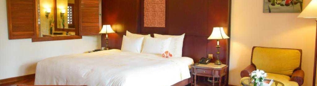 Phòng Executive Suite 1 Giường Đôi Lớn Hướng Phố