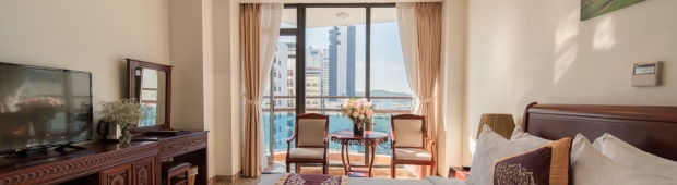 Deluxe ban công view xéo biển | Red Sun