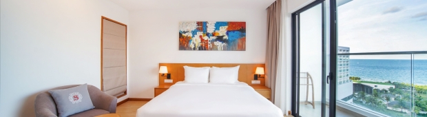 Premier Deluxe with Balcony | Selectum Noa