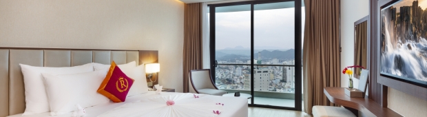 Grand Deluxe Balcony Partial Sea View | Regalia Gold