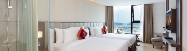 Family Partial Sea View | Regalia Gold