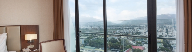 Deluxe Balcony City View | Regalia Gold