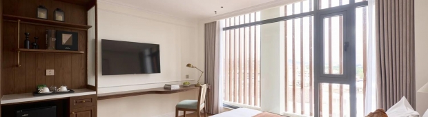 Deluxe With Window